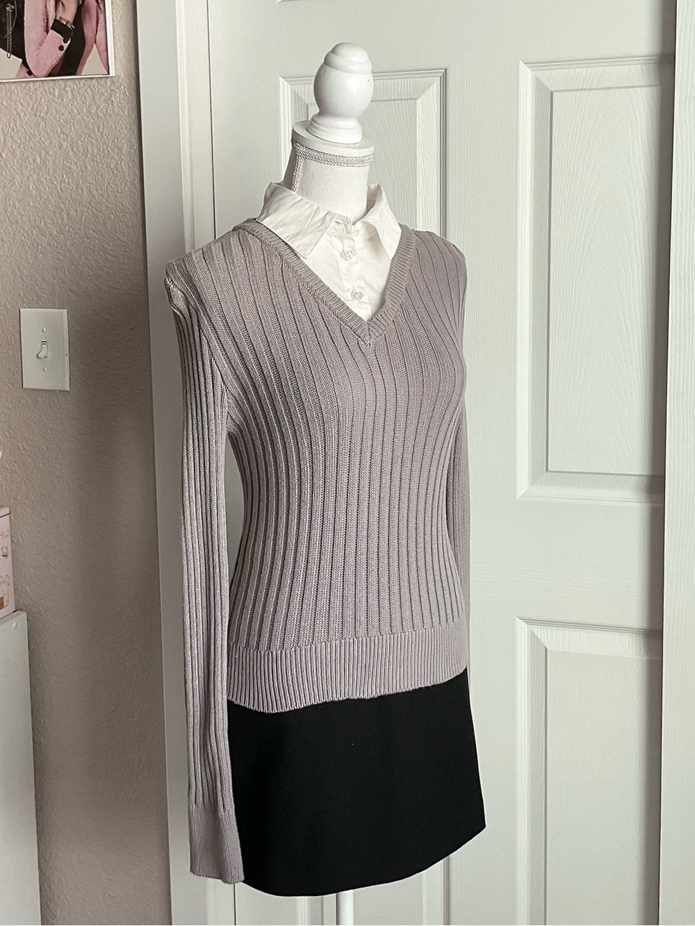 Forever 21 Ribbed V-Neck Sweater Vest in Light Gray